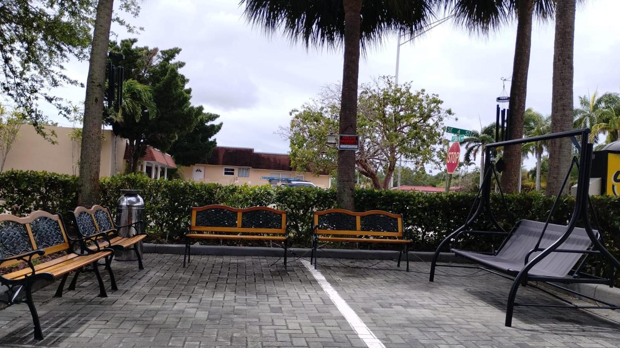 达尼亚/劳德代尔堡机场速8汽车旅馆 戴尼亚 外观 照片